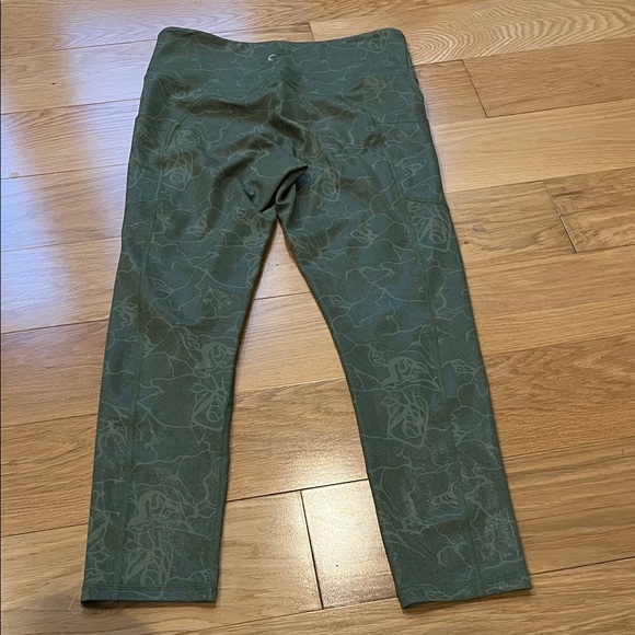 Zyia Pocket Light n Tight Olive Green Metallic Rose 8-10 - Picture 5 of 5